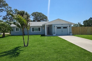 2049 Arkansas Ave in Englewood, FL - Building Photo