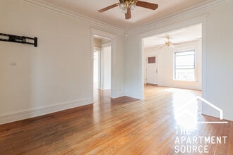901 S Bell Ave, Unit 1 in Chicago, IL - Foto de edificio - Building Photo