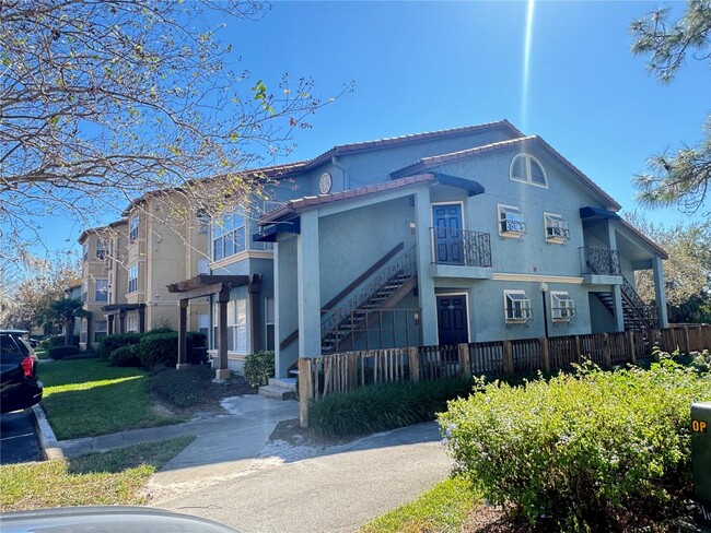 5168 Conroy Rd in Orlando, FL - Foto de edificio - Building Photo