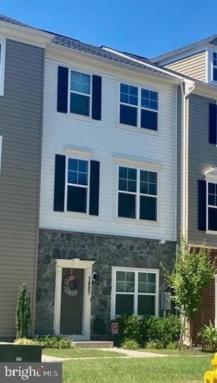 property at 7805 Five Oaks Ct