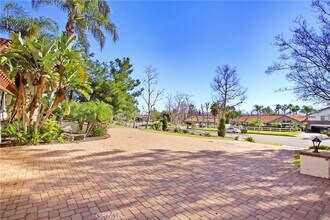 10818 Hillside Rd in Rancho Cucamonga, CA - Foto de edificio - Building Photo