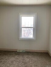 2020 Utley Rd in Flint, MI - Building Photo - Building Photo