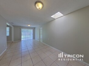 5025 33rd Terrace N in St. Petersburg, FL - Foto de edificio - Building Photo