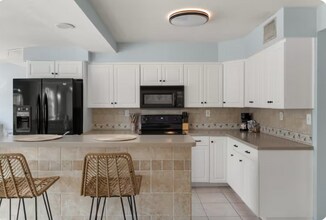 5040 49th Ave N in St. Petersburg, FL - Building Photo - Building Photo