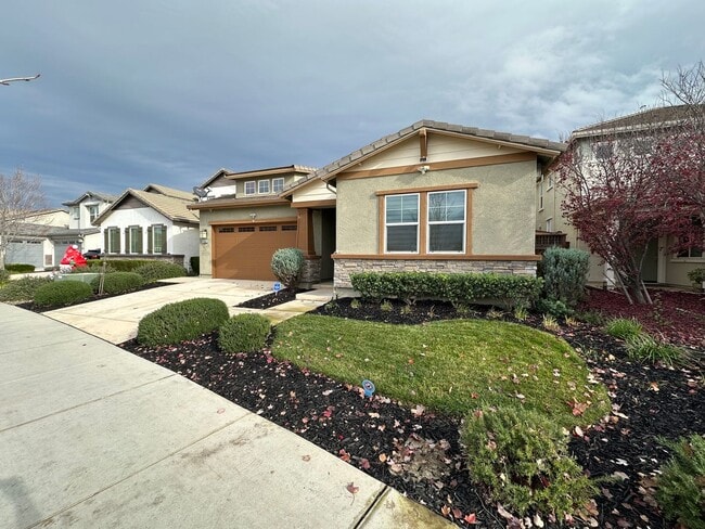 18062 Silver Springs Way in Lathrop, CA - Building Photo - Building Photo