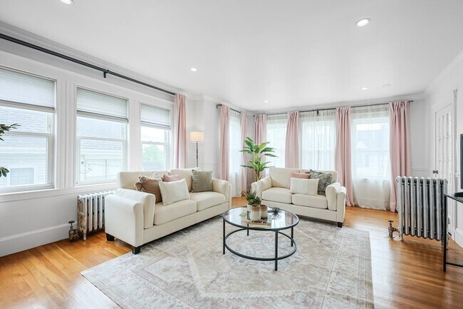 22-24 Ellison Ave, Unit 24 in Boston, MA - Building Photo - Building Photo