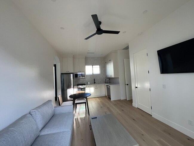 78641 Deacon Dr E, Unit Secondary Unit