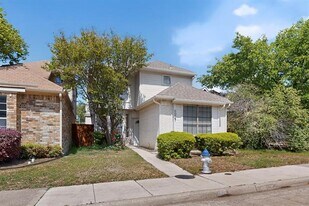 6027 Homestead Ct in Dallas, TX - Building Photo