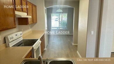 7018 S 24th Ln in Phoenix, AZ - Building Photo - Building Photo