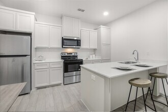 1002 N Tower Rd, Unit 1 in Alamo, TX - Building Photo - Building Photo