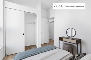 Room in Shared 4 bed/3.5 bath home in Chicago, IL - Building Photo