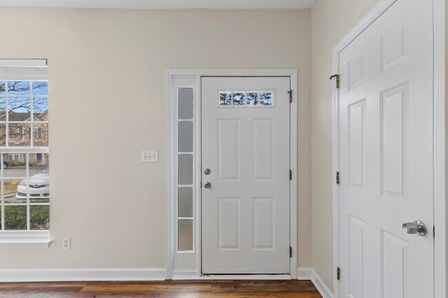 6013 San Marcos Way in Raleigh, NC - Foto de edificio - Building Photo