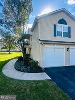 141 Oriole Ct in Hummelstown, PA - Building Photo