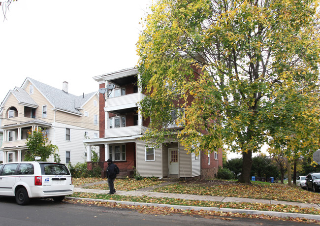 415 Stanley St in New Britain, CT - Building Photo - Building Photo