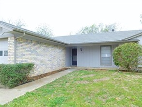 1706 Wisteria St in Denton, TX - Building Photo - Building Photo