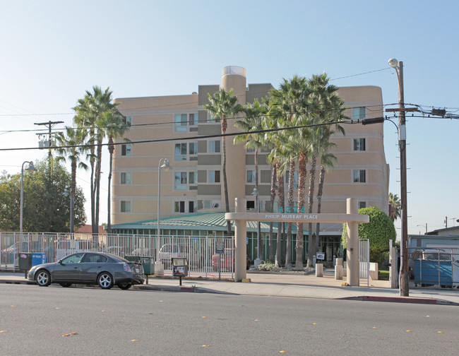 Phillip Murray Place in Bell, CA - Foto de edificio - Building Photo