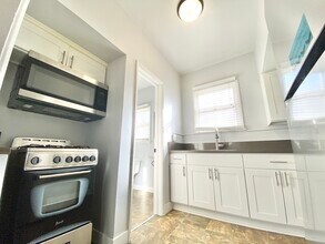 1133 Westmoreland Ave in Los Angeles, CA - Building Photo - Building Photo