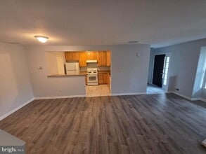 2602 Saxony Dr in Mount Laurel, NJ - Building Photo - Building Photo