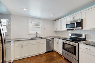 8919 San Fernando Way in Dallas, TX - Building Photo - Building Photo
