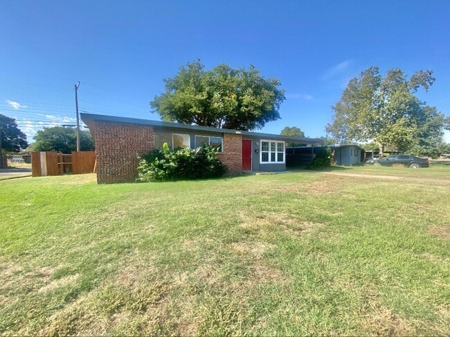 2701 64th St in Lubbock, TX - Building Photo - Building Photo