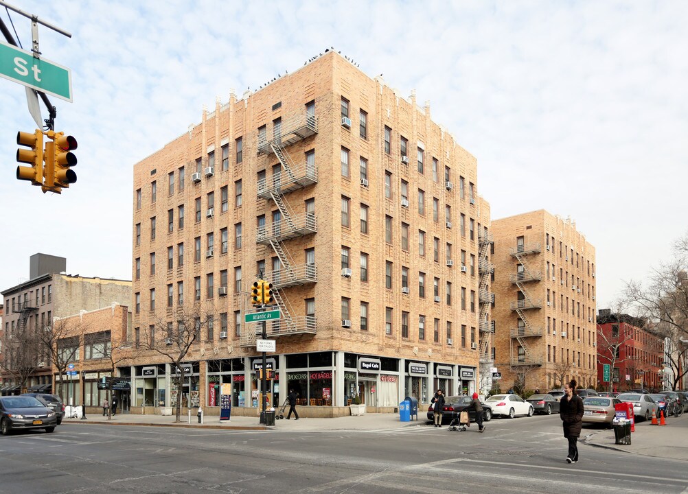 161 Atlantic Ave in Brooklyn, NY - Building Photo