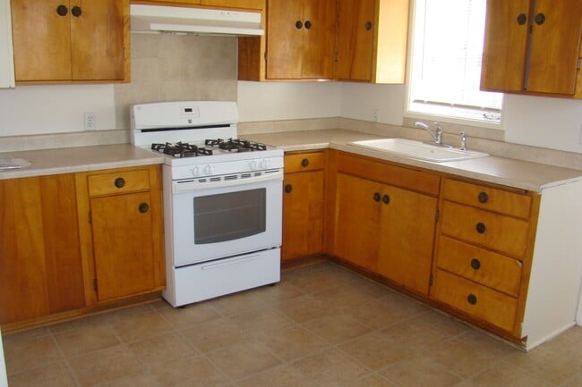 515 S I St in Lompoc, CA - Building Photo - Building Photo