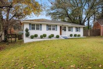 505 Eastbourne Pl in Memphis, TN - Building Photo - Building Photo