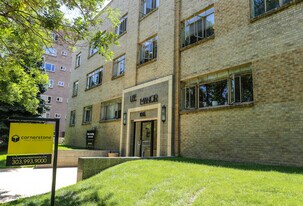 Lee Manor in Denver, CO - Building Photo