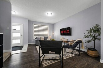 10749-10792 92 St NW in Edmonton, AB - Building Photo - Building Photo