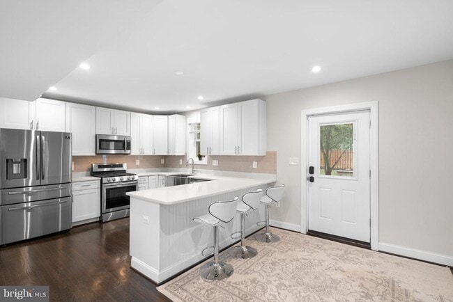 property at 535 N George Mason Dr