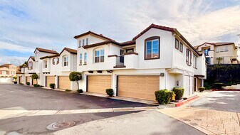 5025 Gavilan Way in Oceanside, CA - Building Photo