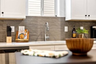 100 Ash Ln in Lafayette, LA - Building Photo - Building Photo