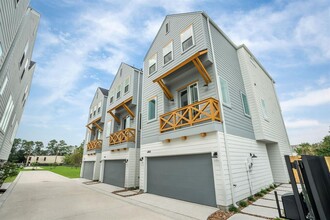 3905 Pinemont Dr in Houston, TX - Foto de edificio - Building Photo