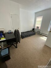 28 S Huntington Ave, Unit 302 in Boston, MA - Foto de edificio - Building Photo