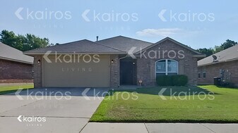 2416 Apple Way in Midwest City, OK - Building Photo