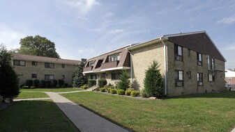 Hampshire Court Apartments in Plainfield, NJ - Building Photo