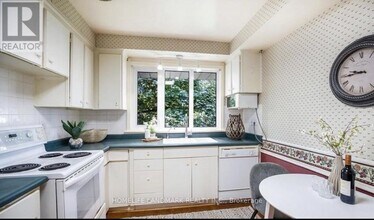 116 Applefield Dr in Toronto, ON - Building Photo - Building Photo