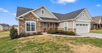 2883 Alden Glenn Ct in Sevierville, TN - Building Photo