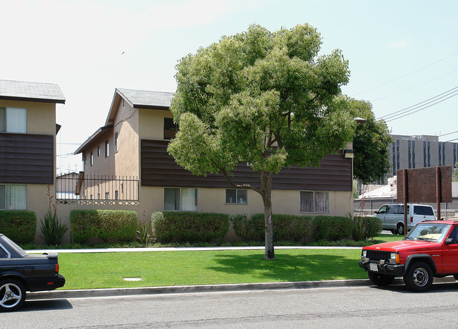 13101 Partridge St in Garden Grove, CA - Foto de edificio - Building Photo