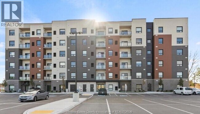 4785 Walker Rd in Windsor, ON - Building Photo - Building Photo