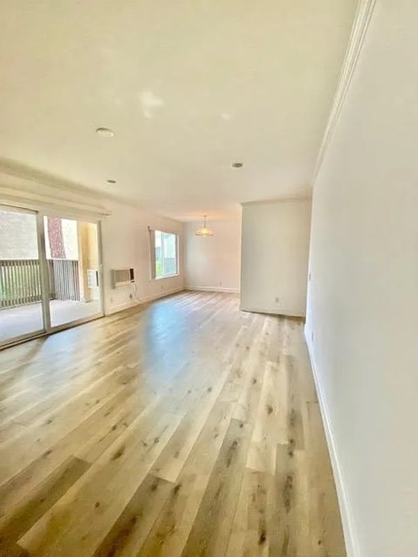 property at 8660 Via Mallorca