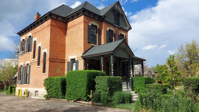 334 E Mulberry St, Unit 1