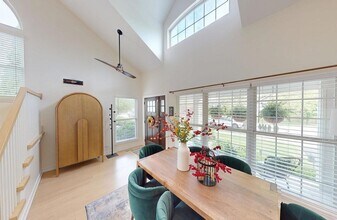 2207 Periwinkle Ln in Naperville, IL - Building Photo - Building Photo
