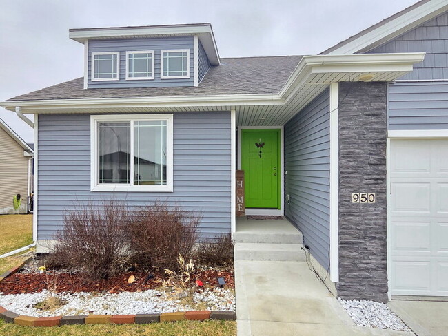 950 8th St in Waukee, IA - Building Photo - Building Photo