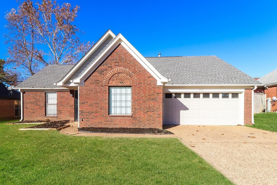 7308 Stonington Dr in Memphis, TN - Building Photo
