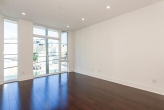 129 Brunswick St in Jersey City, NJ - Building Photo - Building Photo
