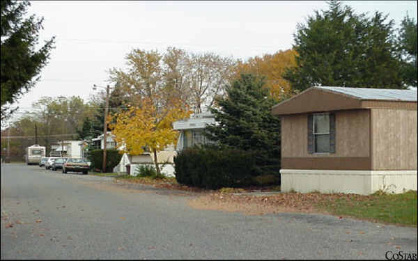 Wagon Wheel Estates in Wrightstown, NJ - Building Photo