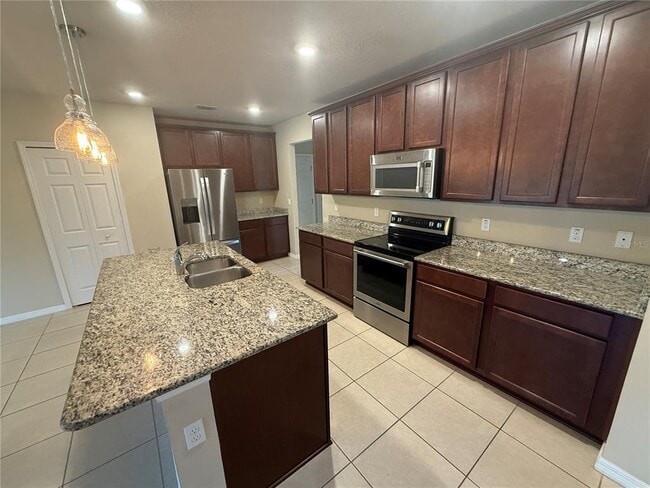 65 Pilgrim Dr in Palm Coast, FL - Building Photo - Building Photo