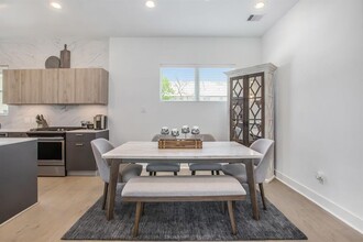 1236 W 25th St in Houston, TX - Building Photo - Building Photo