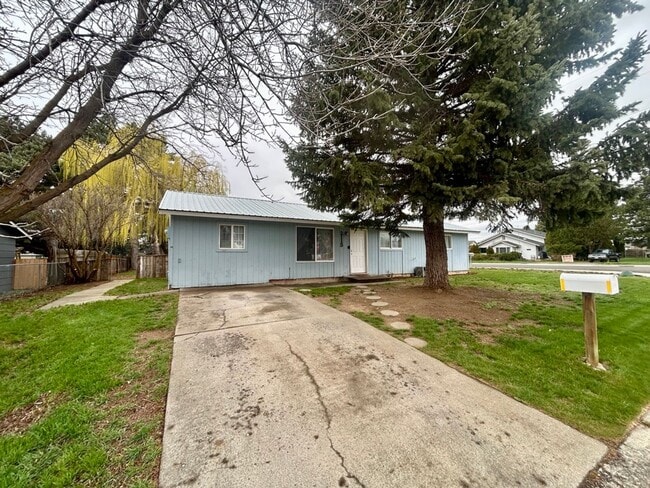 2113 Parklane Ave in Ellensburg, WA - Building Photo - Building Photo